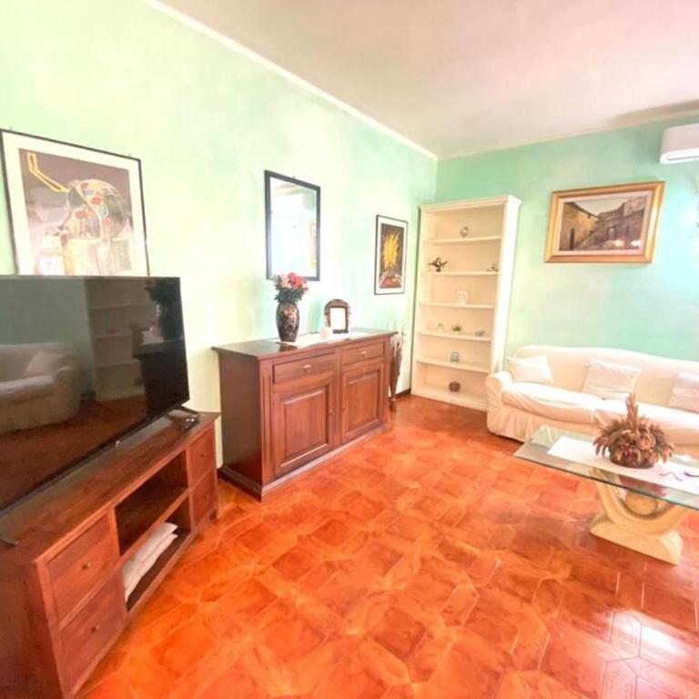 Villa Fiorita - Three-Bedroom Apartment - 19