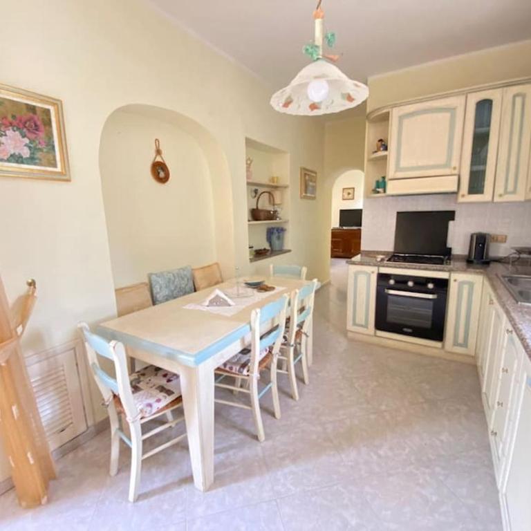 Villa Fiorita - Three-Bedroom Apartment - 43