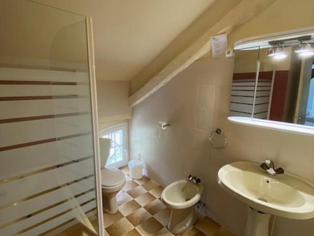 HOTEL ST SEBASTIEN - Chambre Triple – Vue sur Montagne - 1