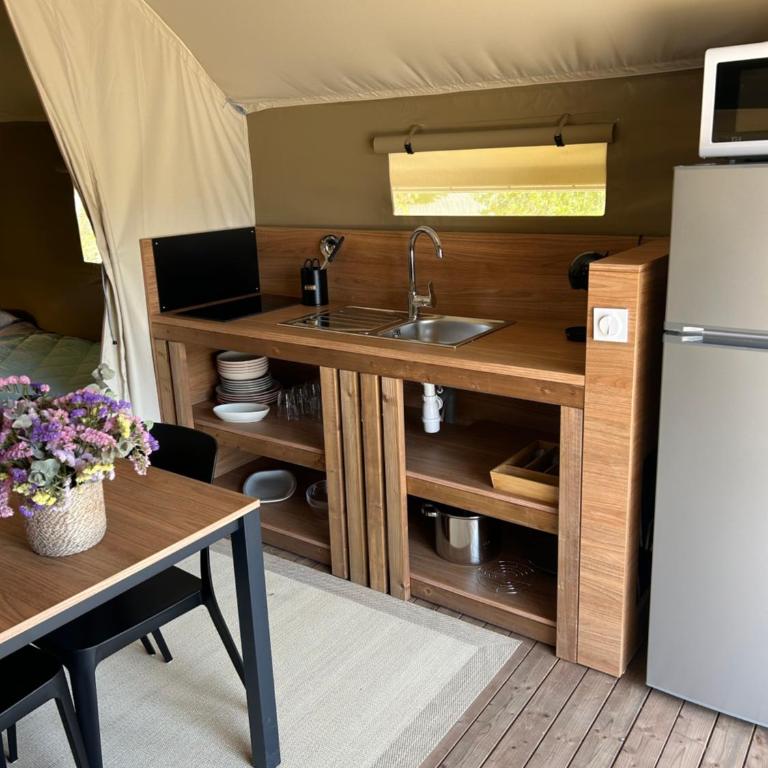 Camping Rodas - Tienda - 5