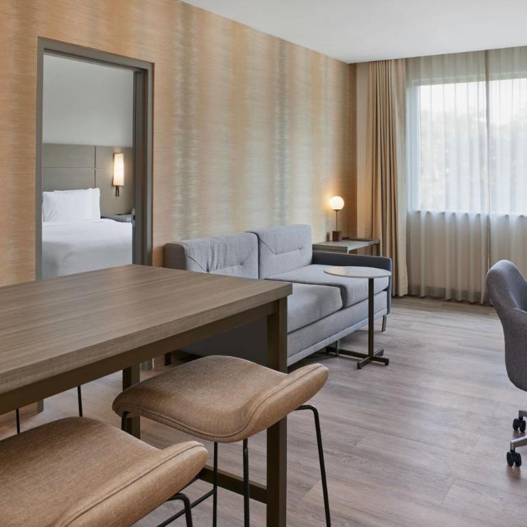 Residence Inn by Marriott Playa del Carmen - Suite de 2 dormitorios con balcón y vistas parciales al campo de golf - 2