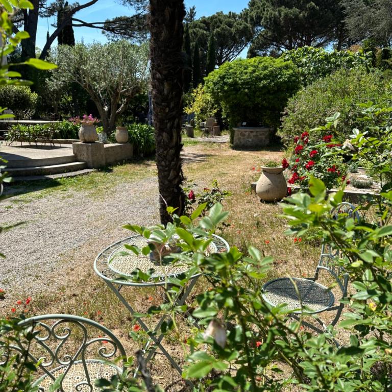 Magnifique Studio Tropézien à 300 m de la plage (parking gratuit) - Apartamento de 1 dormitorio - 1