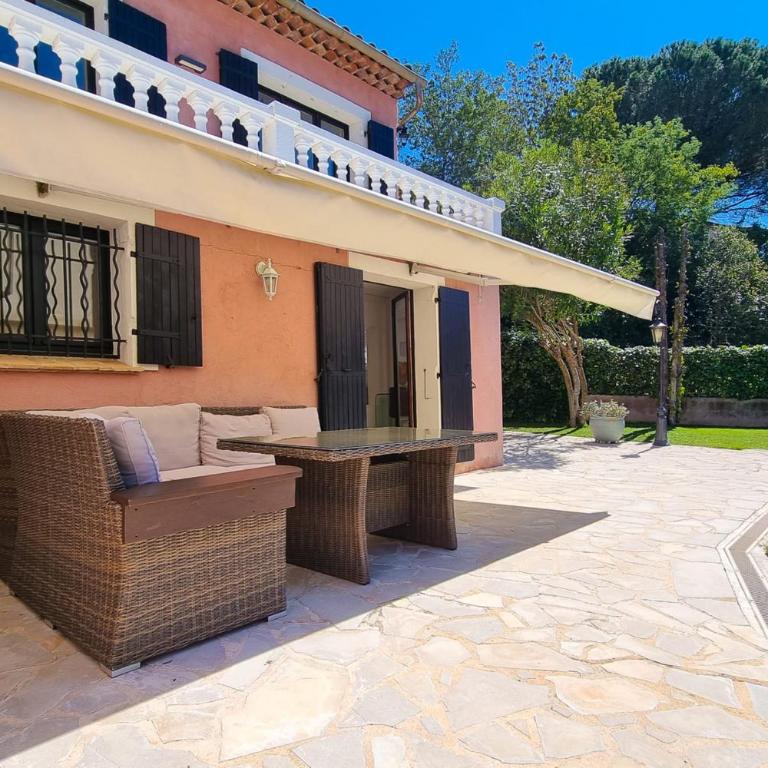La Dolce Villa 11 sleeps Pool & Landscaped Garden - Villa - 43