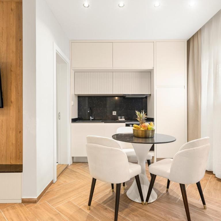 Dekaderon Lux Apartments - Deluxe Double Studio - 4