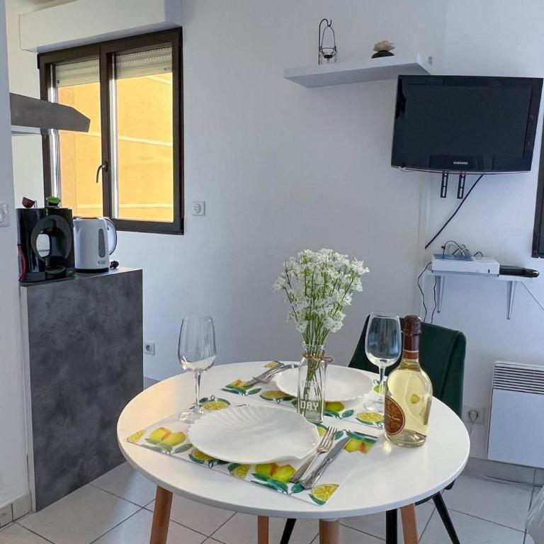 charmant studio à Menton - Appartement 1 Chambre - 8