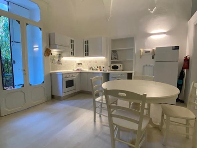 DUOMO26 BOUTIQUE APARTMENT - One-Bedroom House - 13