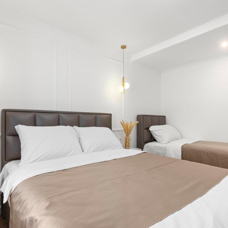 Dekaderon Lux Apartments - One-Bedroom Family Apartment - 2