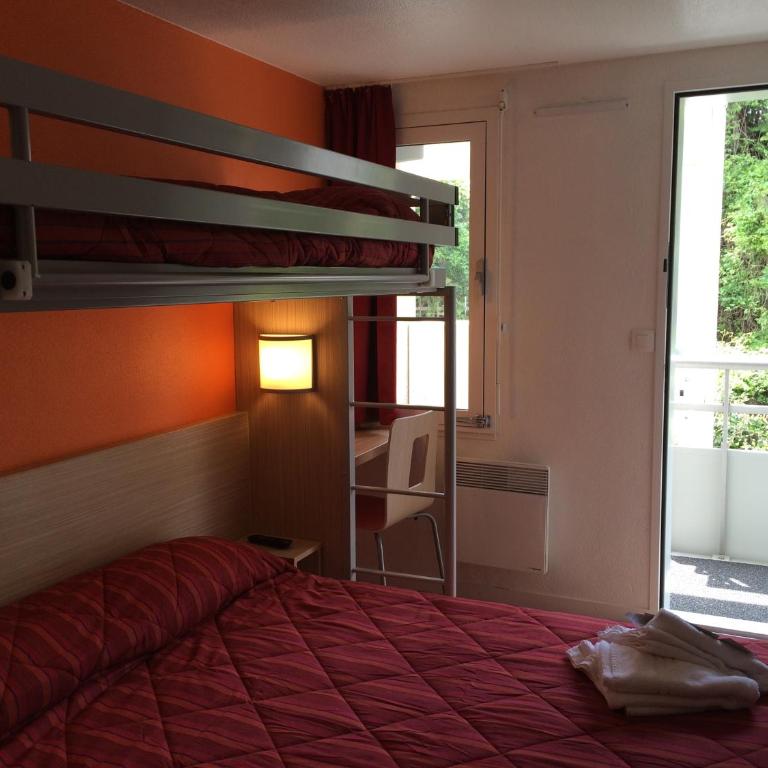 Premiere Classe Marseille La Valentine - Chambre Triple (1 Lit Double et 1 Lit Simple) - 5