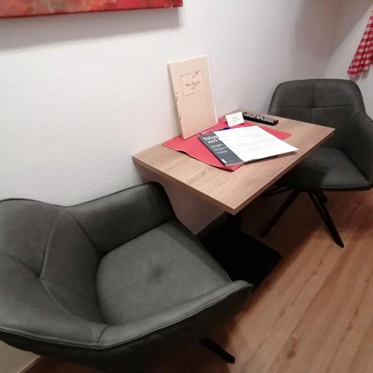 Haus Bergliebe - Doppelzimmer mit eigenem Bad - 1