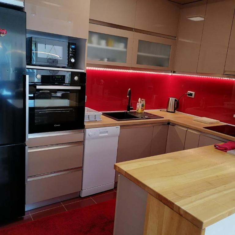 Deluxe Villa Coast River Sarajevo - Kuća s 5 Spavaćih Soba - 46