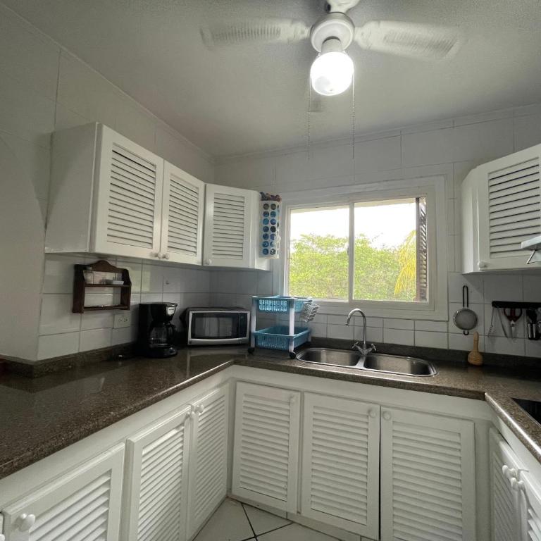 Casa Blanca: Frente al mar - Three-Bedroom Apartment - 14