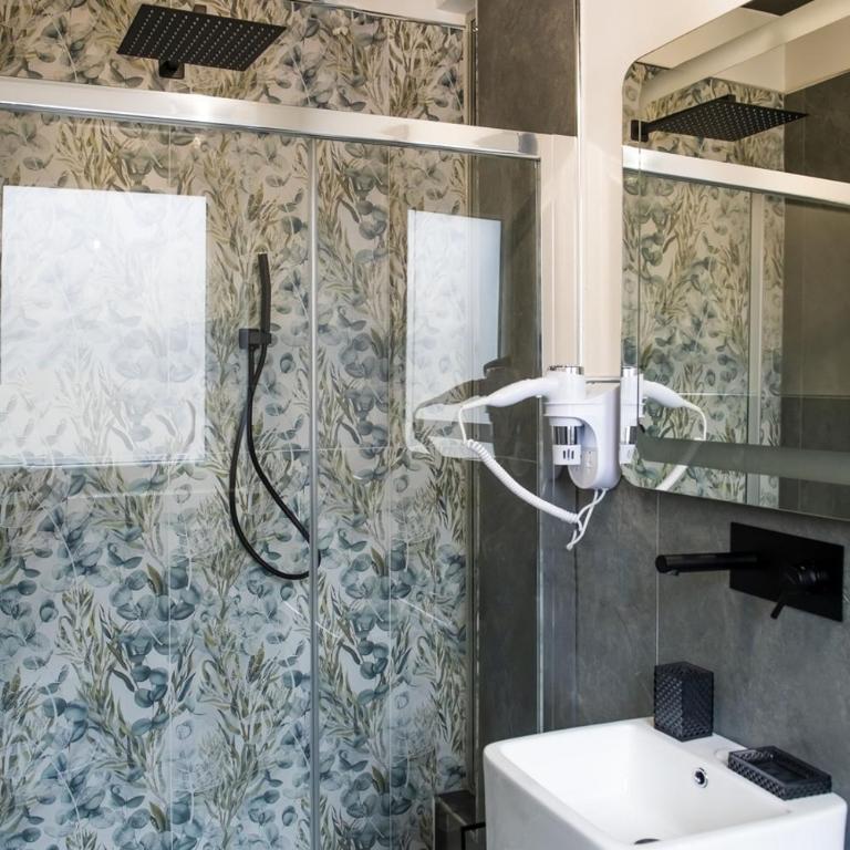 Boutique Hotel Ferrara - Suite King con Vasca Idromassaggio - 8