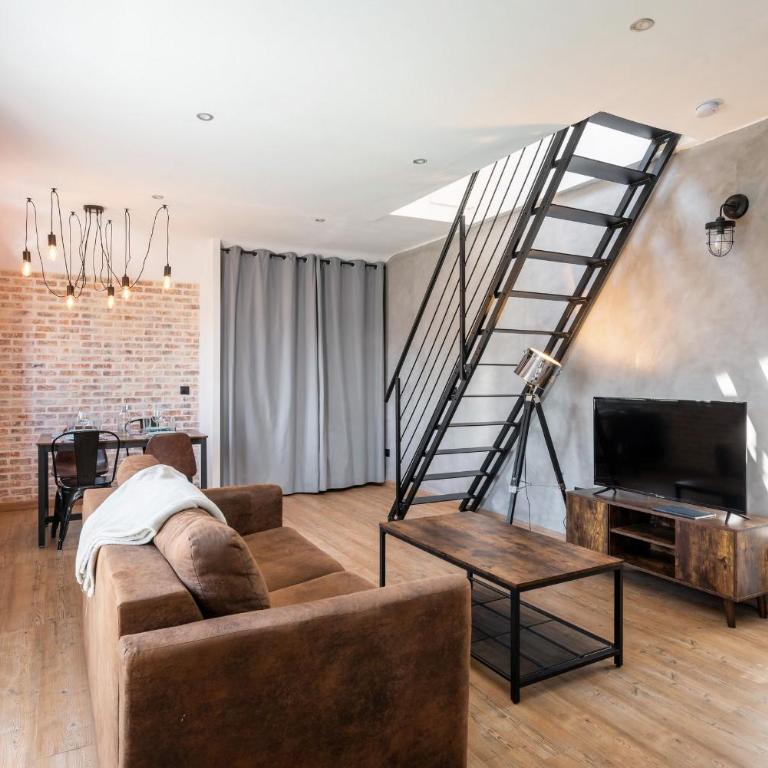 Superbe Loft industriel - Casa Vostra - CAUTION 800 EUR & ID requises - Gaillard Tram-Frontière - Appartement 1 Chambre - 8