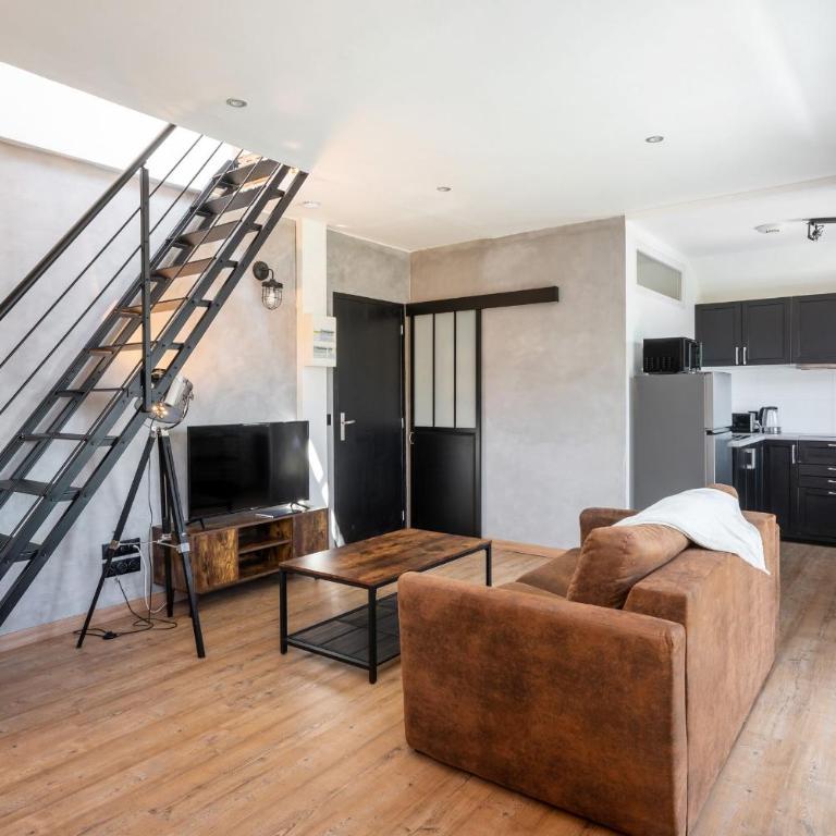 Superbe Loft industriel - Casa Vostra - CAUTION 800 EUR & ID requises - Gaillard Tram-Frontière - Appartement 1 Chambre - 9