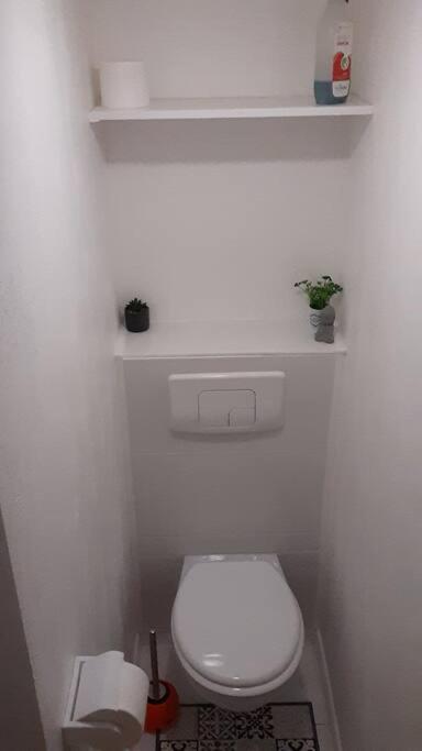Spacieux T4 Nîmes plein centre la Coupole - Three-Bedroom Apartment - 8
