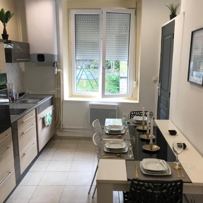 Sci ZLR - Four-Bedroom Apartment - 1