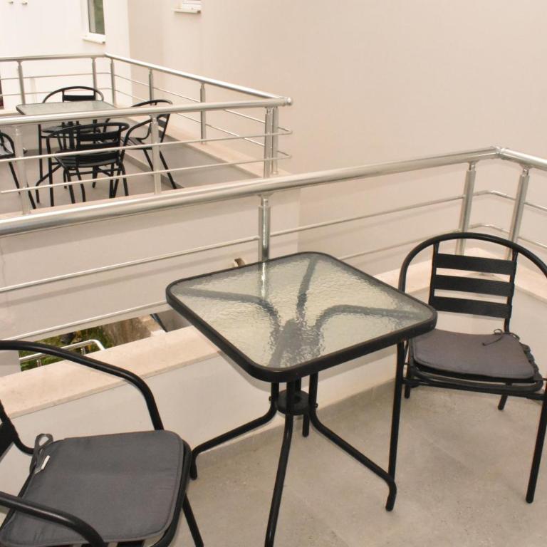 Apartments Amar - Deluks Dvokrevetna Soba sa Bračnim Krevetom - 2