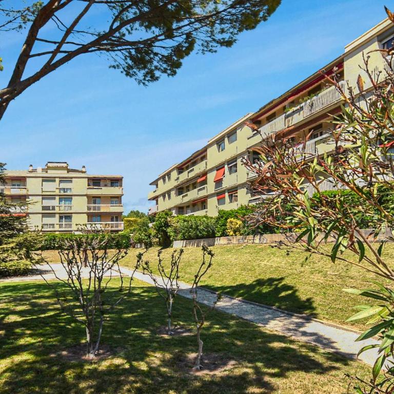 2 Bedroom Amazing Apartment In Carpentras - Appartement 2 Chambres - 1