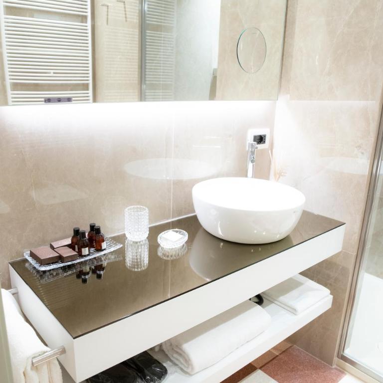 Palazzo Scappi Gardi Luxury Apartments - Two-Bedroom Apartment - 9