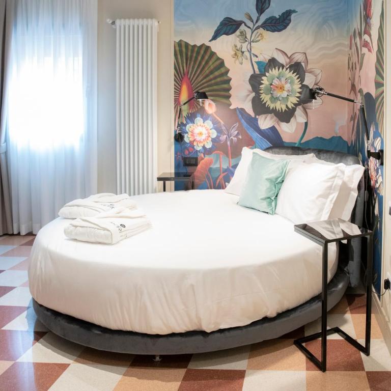 Palazzo Scappi Gardi Luxury Apartments - Two-Bedroom Apartment - 2