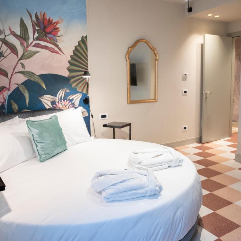 Palazzo Scappi Gardi Luxury Apartments - Two-Bedroom Apartment - 6