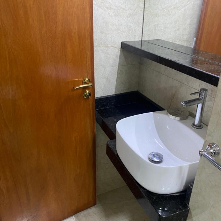 España Suites Hotel - Deluxe Queen Room - 12