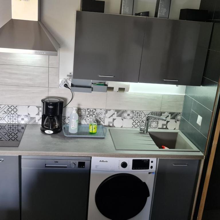 Le Cocon de la République T3 Mezzanine Belle vue plein Sud sans vis à vis dans une petite Résidence très calme Agde Centre - Appartement 2 Chambres - 20