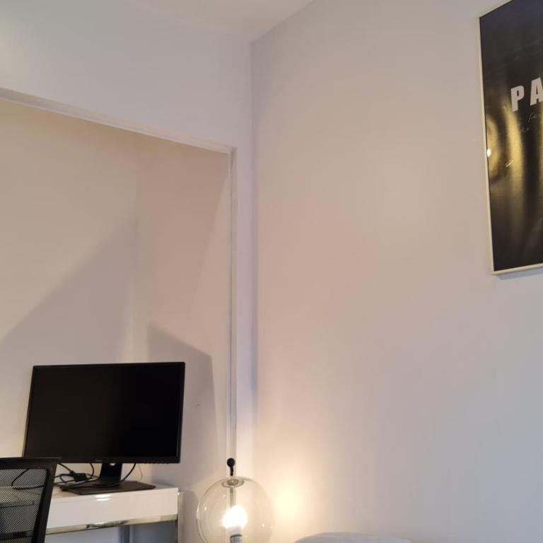 Le Cocon de la République T3 Mezzanine Belle vue plein Sud sans vis à vis dans une petite Résidence très calme Agde Centre - Appartement 2 Chambres - 25