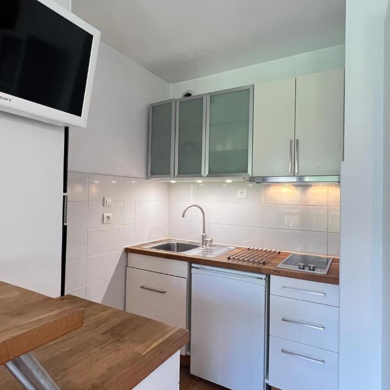 Studio moderne et cosy avec balcon et parking à Aix-les-Bains - FR-1-555-90 - Studio - 2
