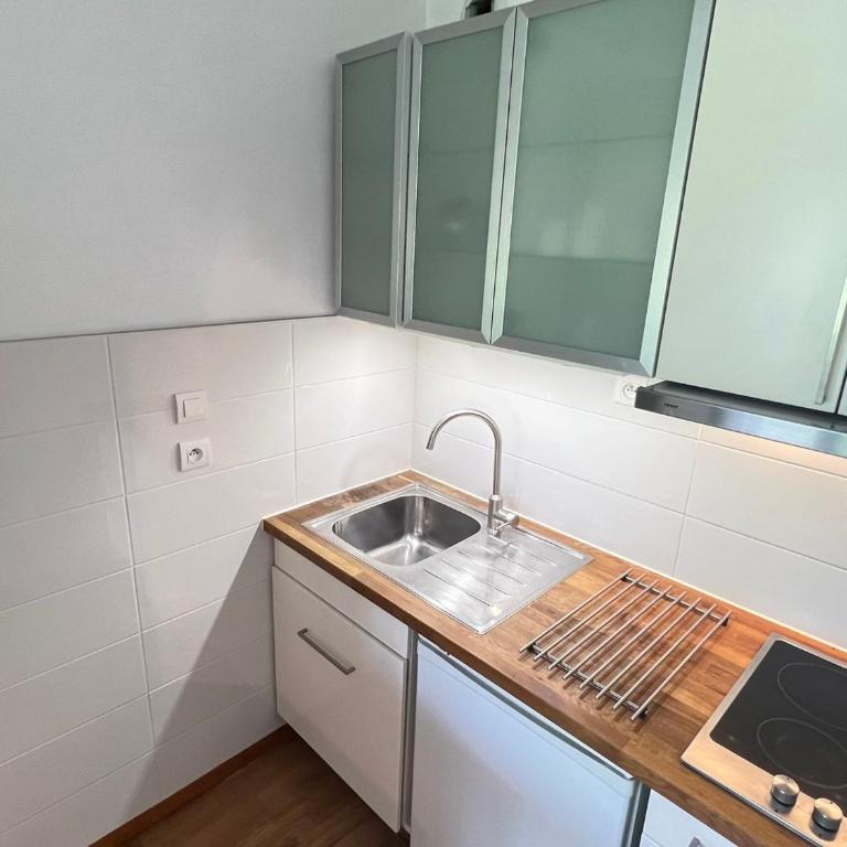 Studio moderne et cosy avec balcon et parking à Aix-les-Bains - FR-1-555-90 - Studio - 4