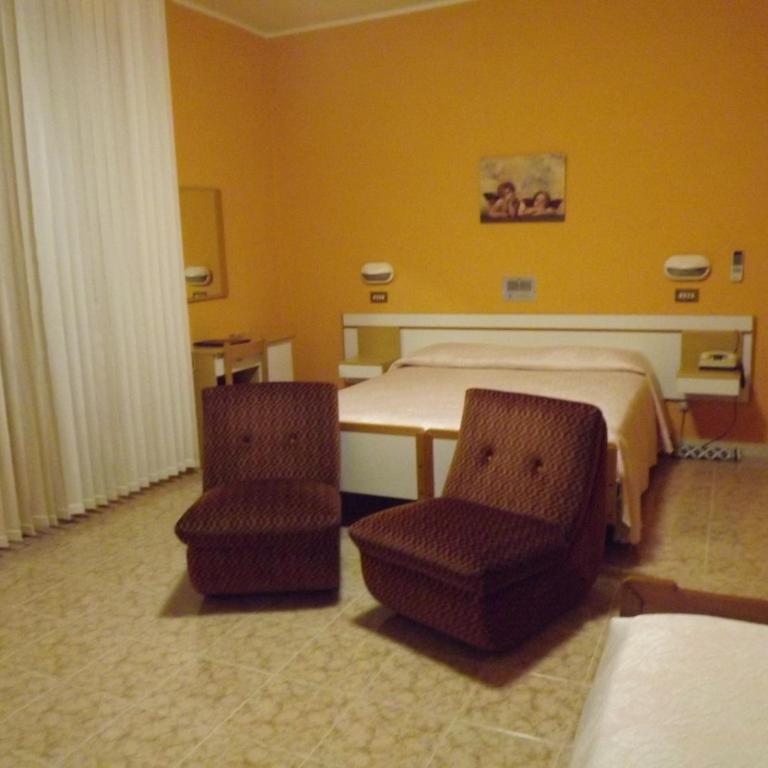 Hotel Cristina - Camera Tripla - 4