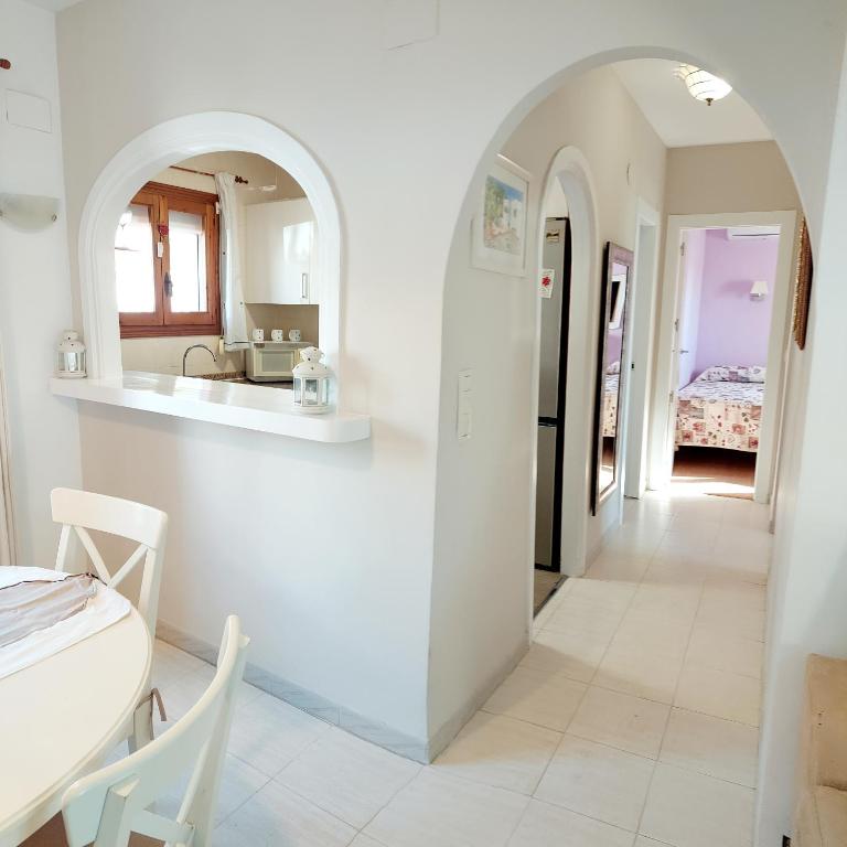 Villa totalmente independiente con piscina comunitaria - Villa con vistas al jardín - 25