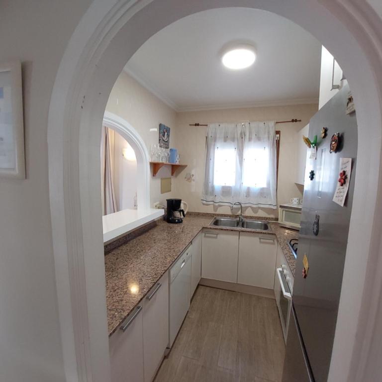 Villa totalmente independiente con piscina comunitaria - Villa con vistas al jardín - 26