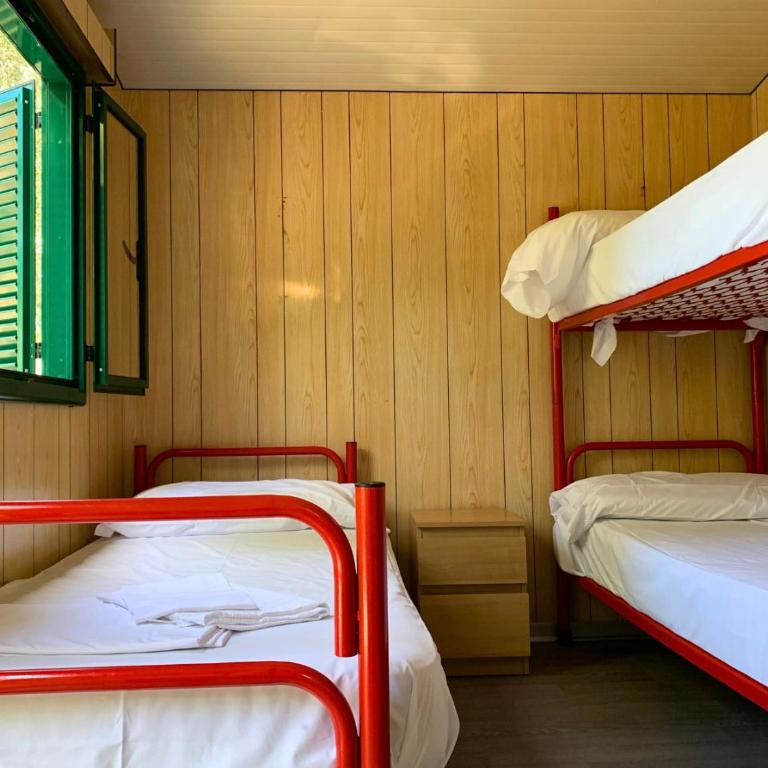 Hostel & Glamping Santa Fortunata - Triple Room with Private Bathroom - 2