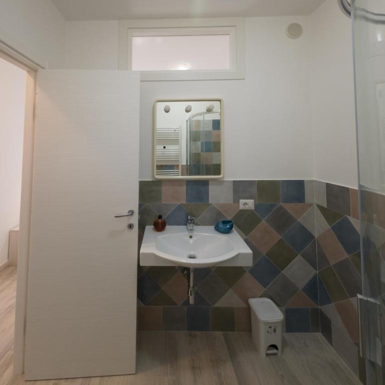 The smile of the sun in Casarlano- narrow road to access only - Double Room with Private Bathroom - 18