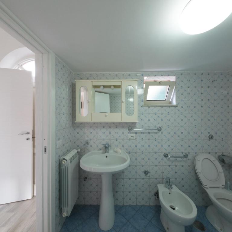 The smile of the sun in Casarlano- narrow road to access only - Double Room with Private Bathroom - 19