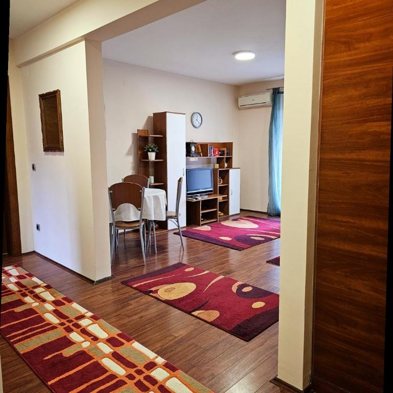 Apartmani TRIO - Apartment with Terrace - 8