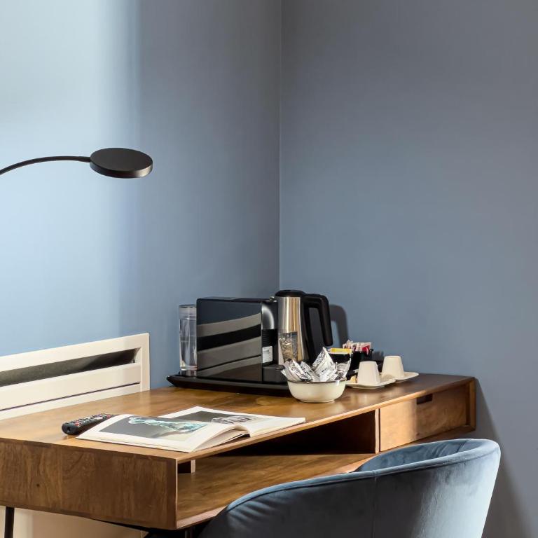 FilHome 44 - Deluxe King Room - 16