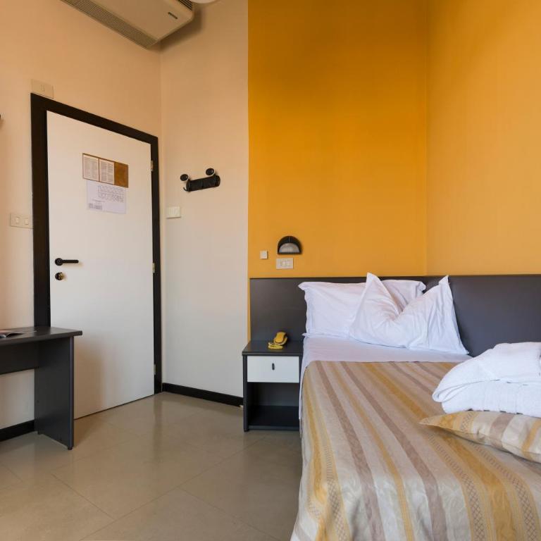 Hotel Airone - Camera Singola con Bagno Privato - 1