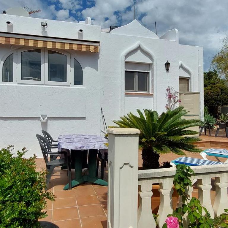 Villa totalmente independiente con piscina comunitaria - Villa con vistas al jardín - 11
