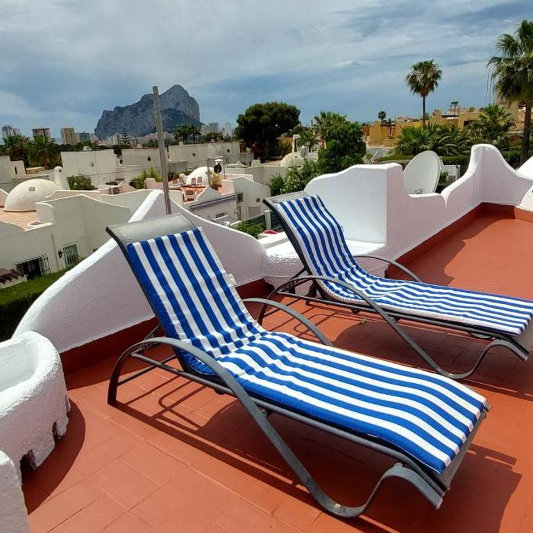 Villa totalmente independiente con piscina comunitaria - Villa con vistas al jardín - 14