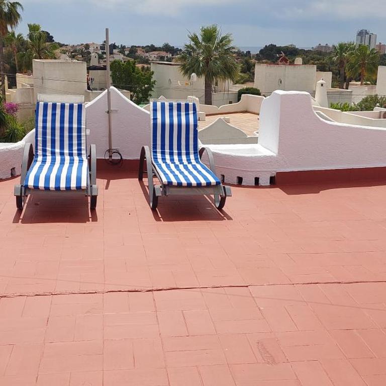 Villa totalmente independiente con piscina comunitaria - Villa con vistas al jardín - 13