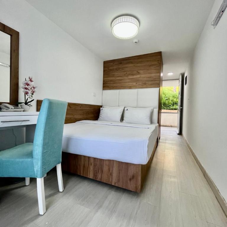 Hotel Villa Garden Ulcinj-Ulqin - Dvokrevetna Soba sa Bračnim Krevetom (Queen-size) i Balkonom - 8