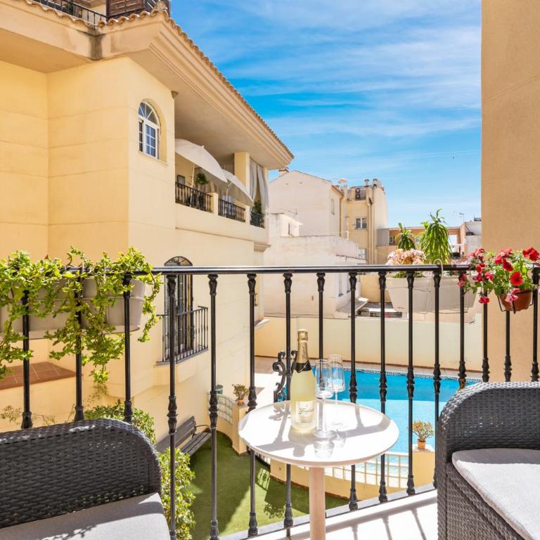 Beautiful duplex apartment in Fuengirola - Three-Bedroom Apartment - 1