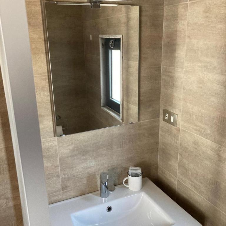 Dimora AnVi - Double Room with Private External Bathroom - 7