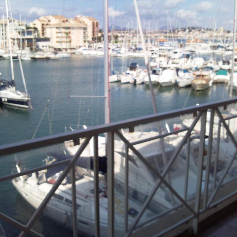 CAP HERMES PORT FREJUS VUE MER ET PORT PIEDS DANS L'EAU piscine pkg - Appartamento con 2 Camere da Letto, Balcone e Vista mare - 19