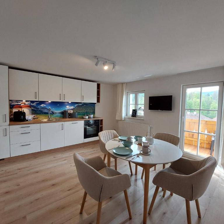 AlpenLodge Berchtesgaden - Apartment mit 1 Schlafzimmer, Balkon und Bergblick - 1