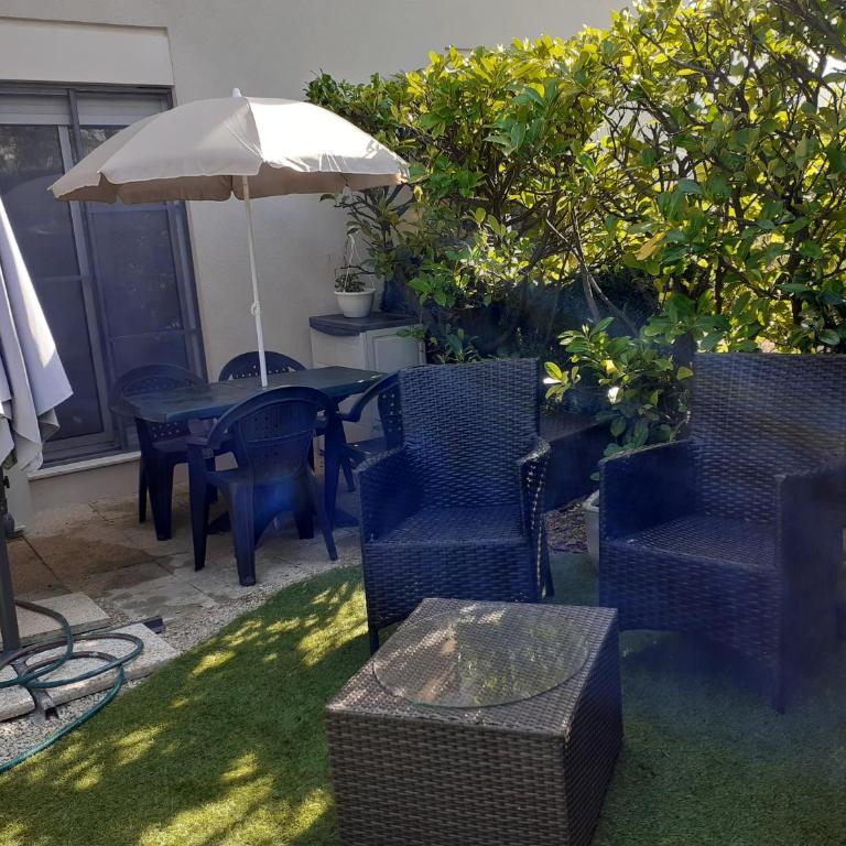 T2 Bord de mer avec jardin et piscine - One-Bedroom Apartment - 6