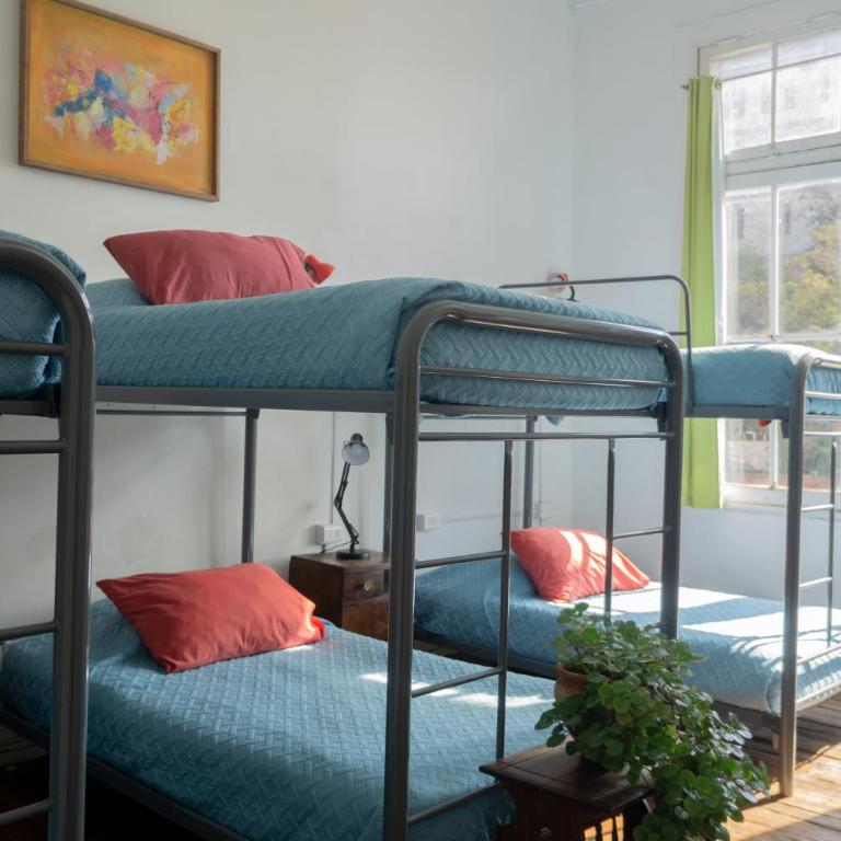 Casa Volante Hostal - Habitación Cuádruple Económica con baño compartido - 1