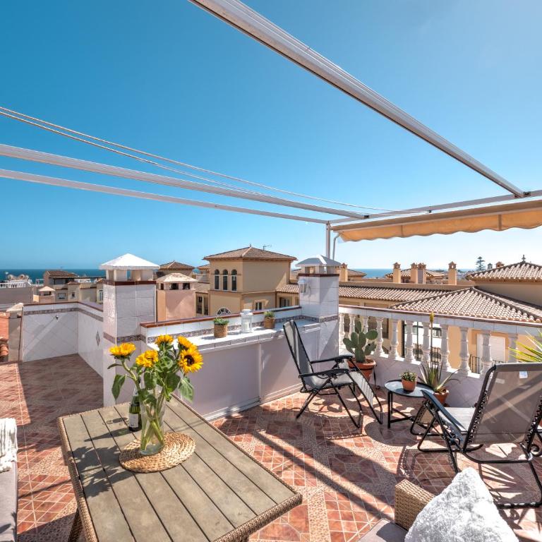 Fantastic penthouse with roof terrace in the heart of Nerja - Apartamento de 2 dormitorios - 1